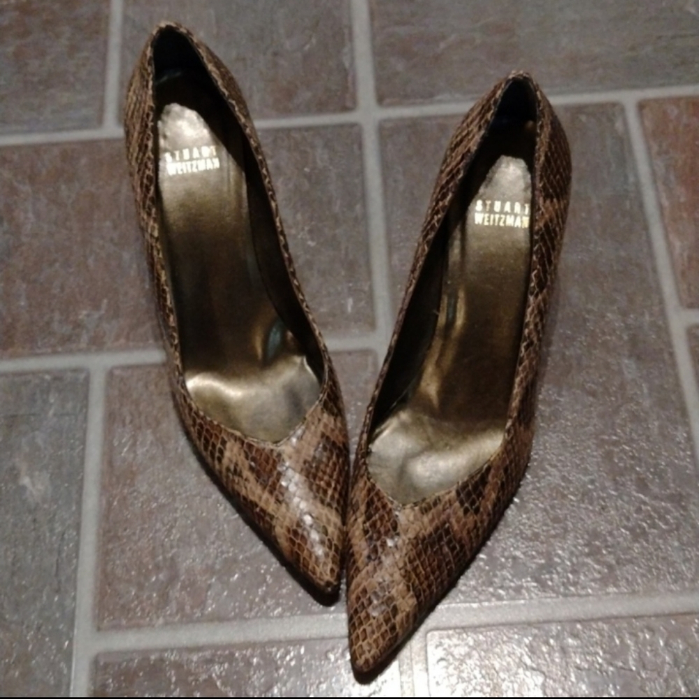 Stuart Weitzman snake print guninet python pointy toe kitten heel pump size 8